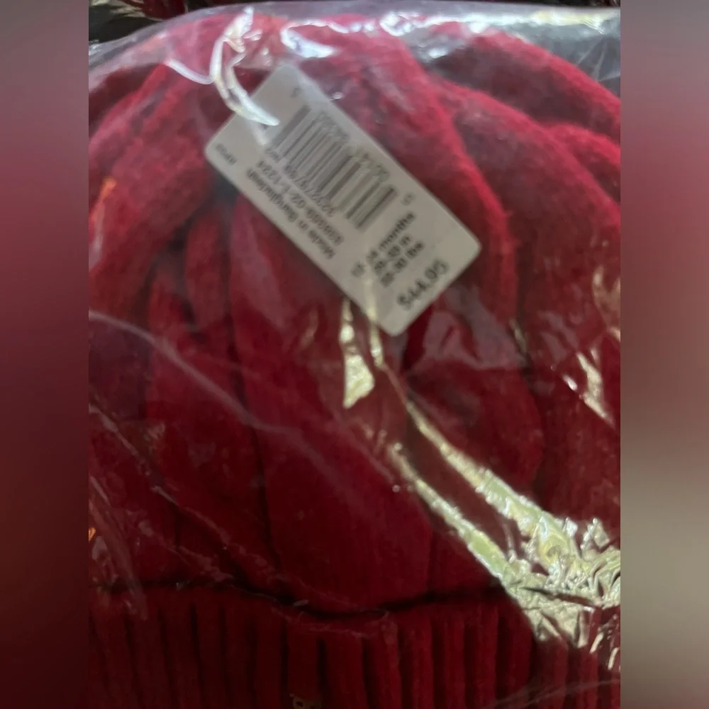 GAP Red Cable Knit Kids Beanie and Mittens Set 12 to 24 months